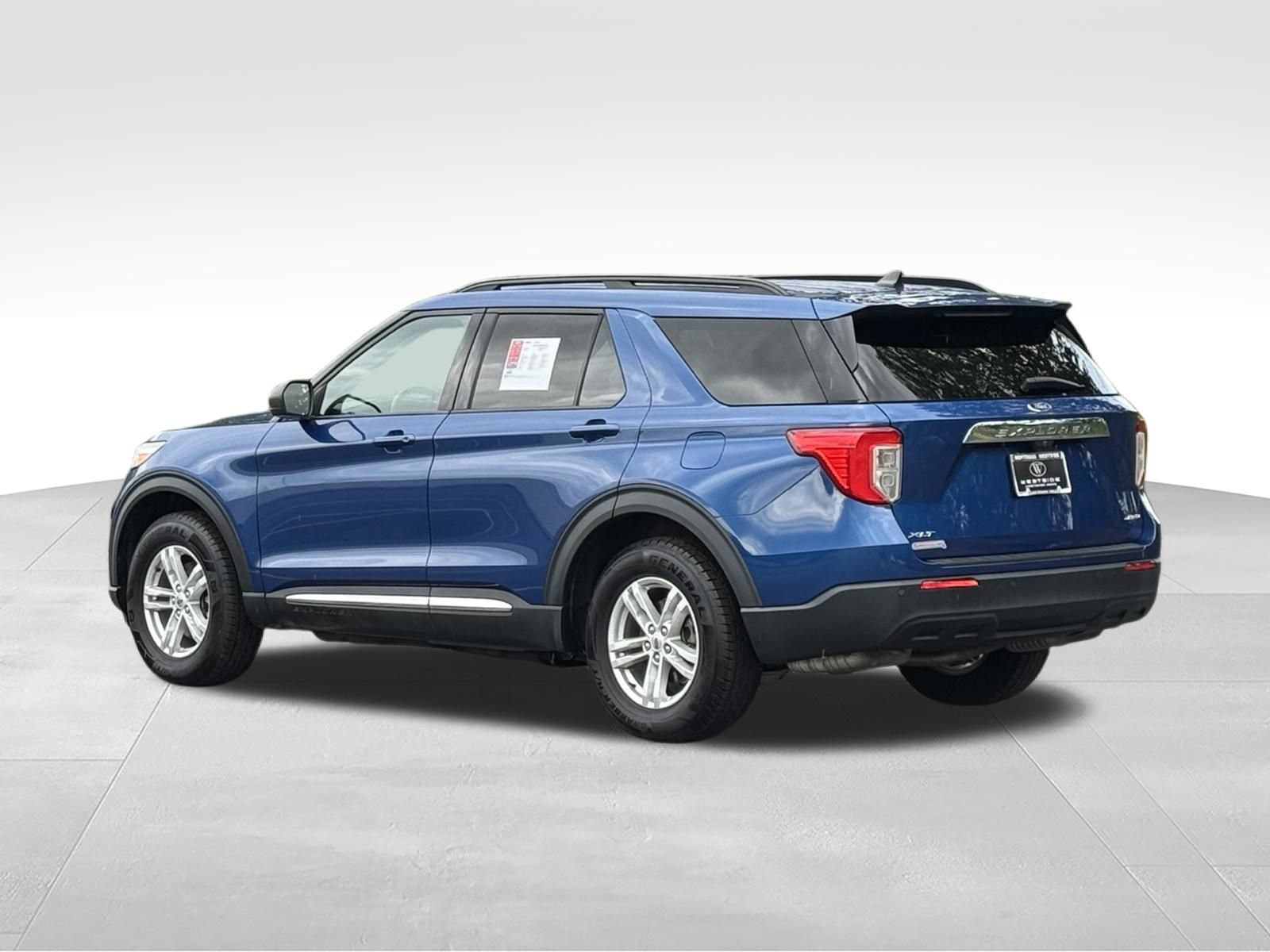 Used 2022 Ford Explorer XLT AWD/4WD image 7