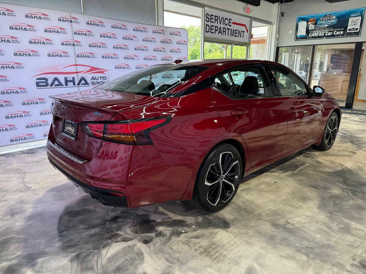 Used 2023 Nissan Altima 2.5 SR w/ SR Premium Package FWD image 7