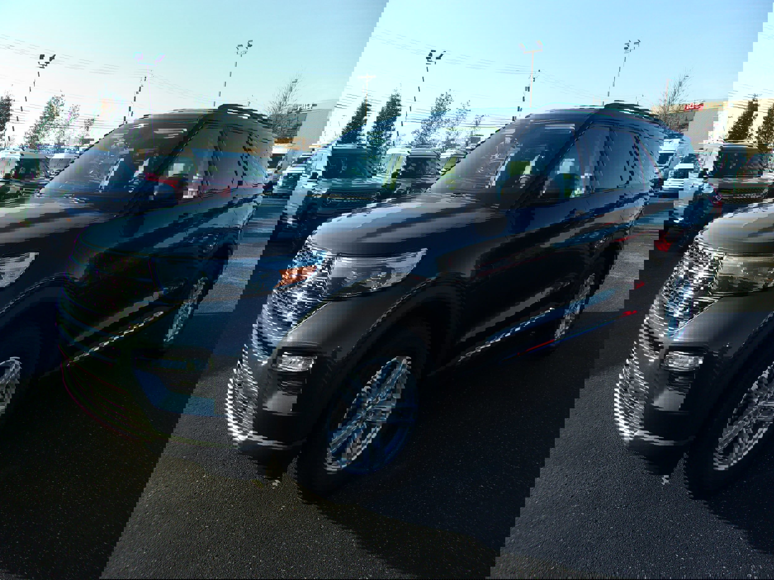 Certified 2023 Ford Explorer XLT w/ Equipment Group 202A image 1