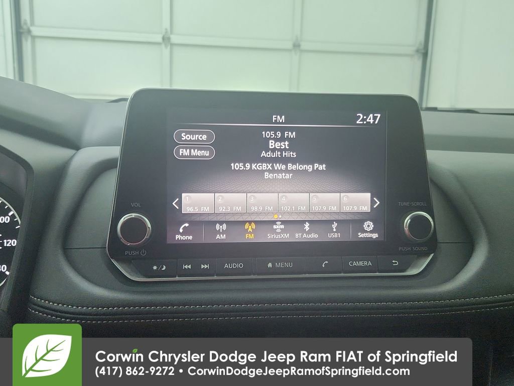 Used 2025 Nissan Rogue SV FWD image 23