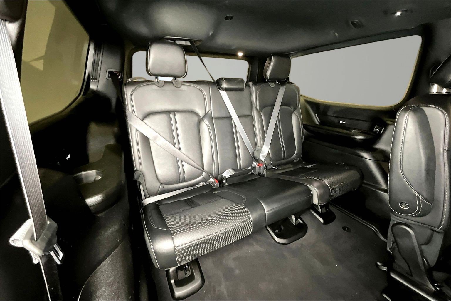 Used 2025 Jeep Wagoneer Series II AWD/4WD image 25