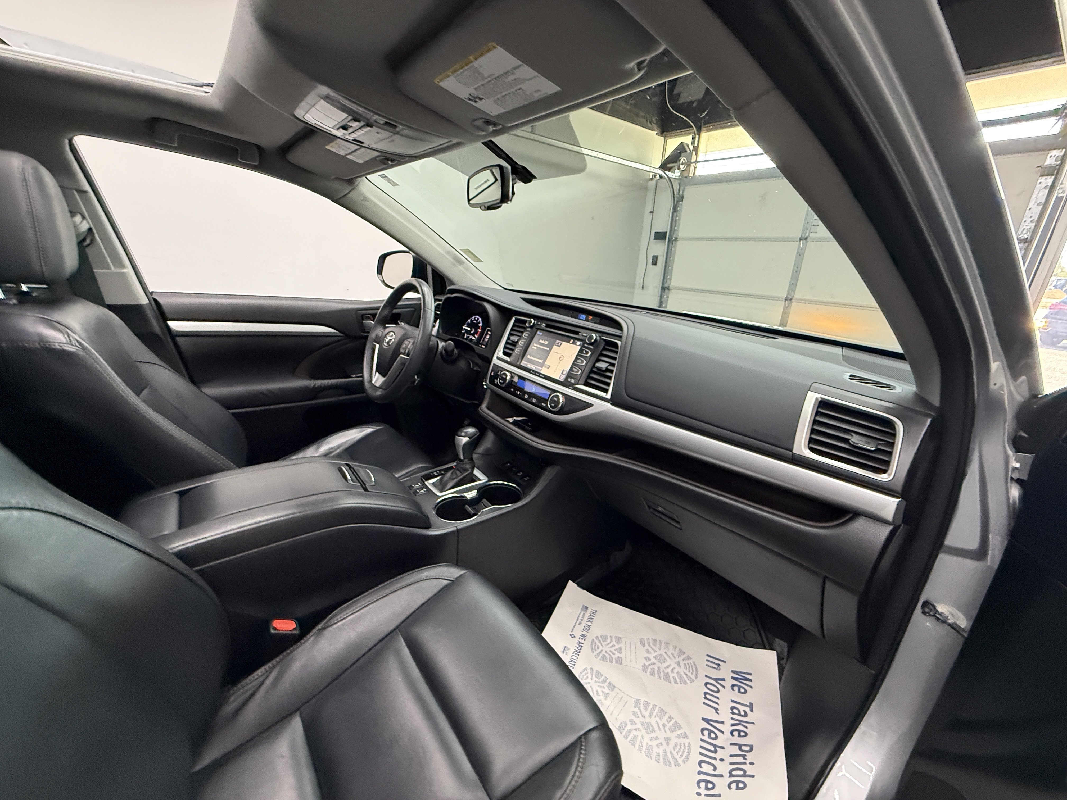 Used 2016 Toyota Highlander XLE AWD/4WD image 23
