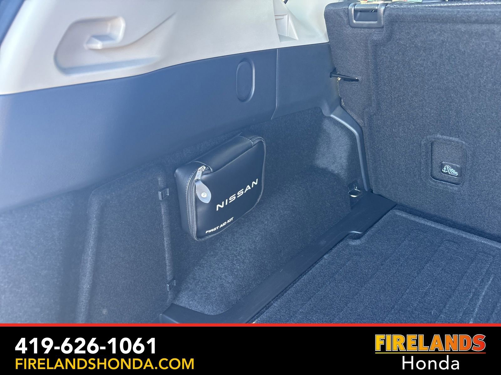 Used 2025 Nissan Rogue SV image 12