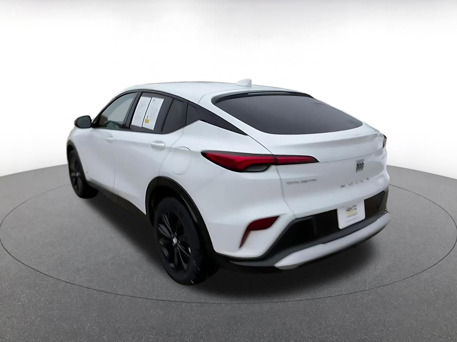 Used 2025 Buick Envista Sport Touring image 11