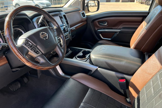 Used 2017 Nissan Titan Platinum Reserve AWD/4WD image 15
