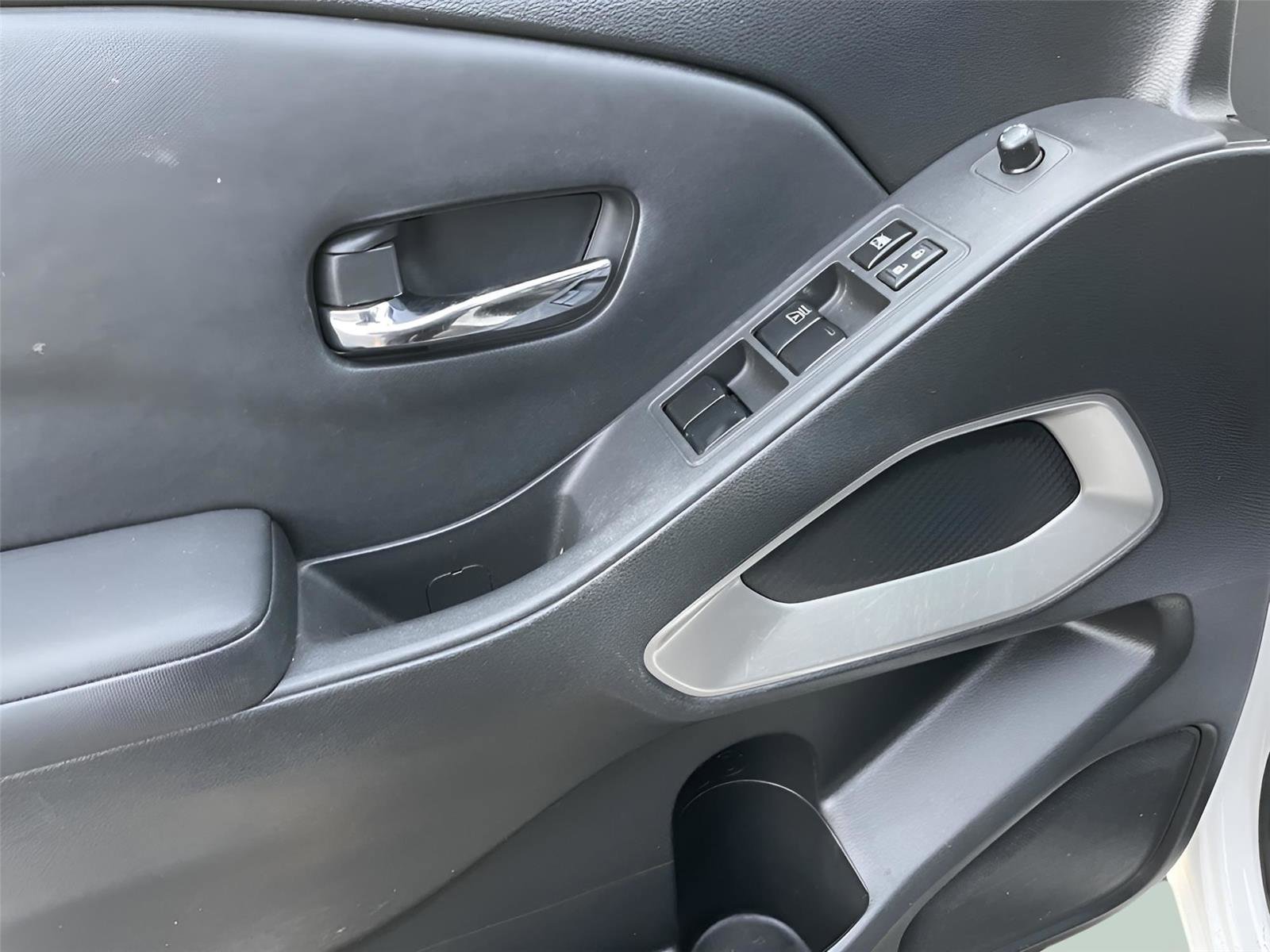 Used 2022 Nissan Frontier SV w/ Technology Package image 22