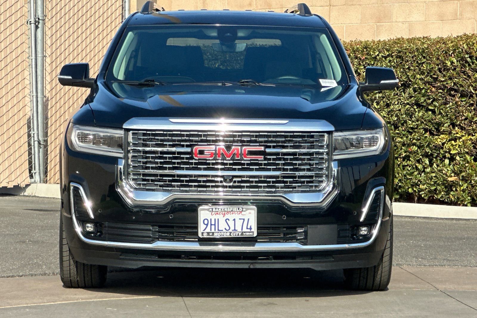 Certified 2023 GMC Acadia Denali w/ Denali Ultimate Package image 9