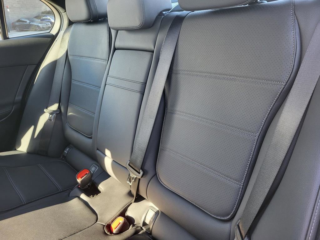 Used 2022 Mercedes-Benz C 300 Sedan image 13