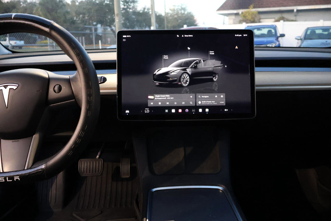 Used 2022 Tesla Model 3 Standard Range image 13