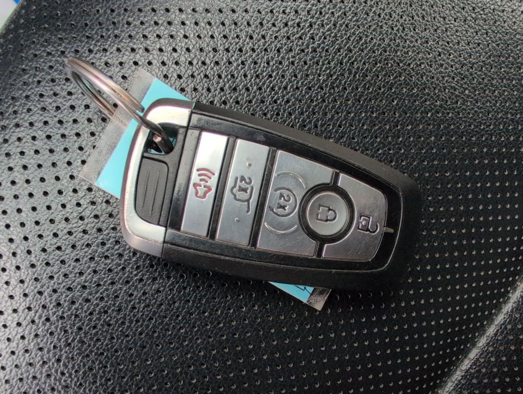 Used 2020 Ford Escape SEL image 30