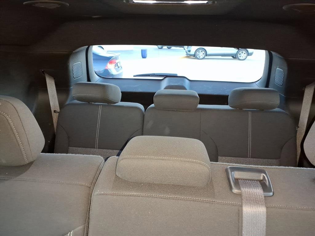 Used 2025 GMC Acadia Elevation image 13