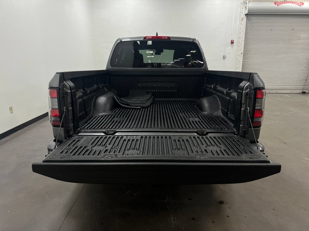 Used 2025 Nissan Frontier SV w/ Tow Package RWD image 25