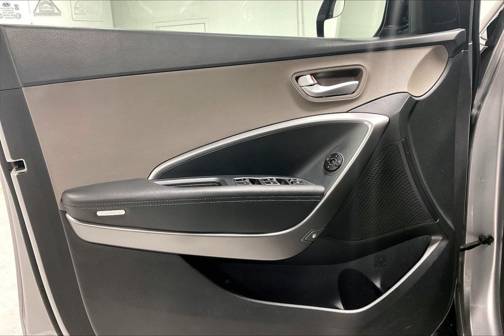 Used 2019 Hyundai Santa Fe XL SE FWD image 21