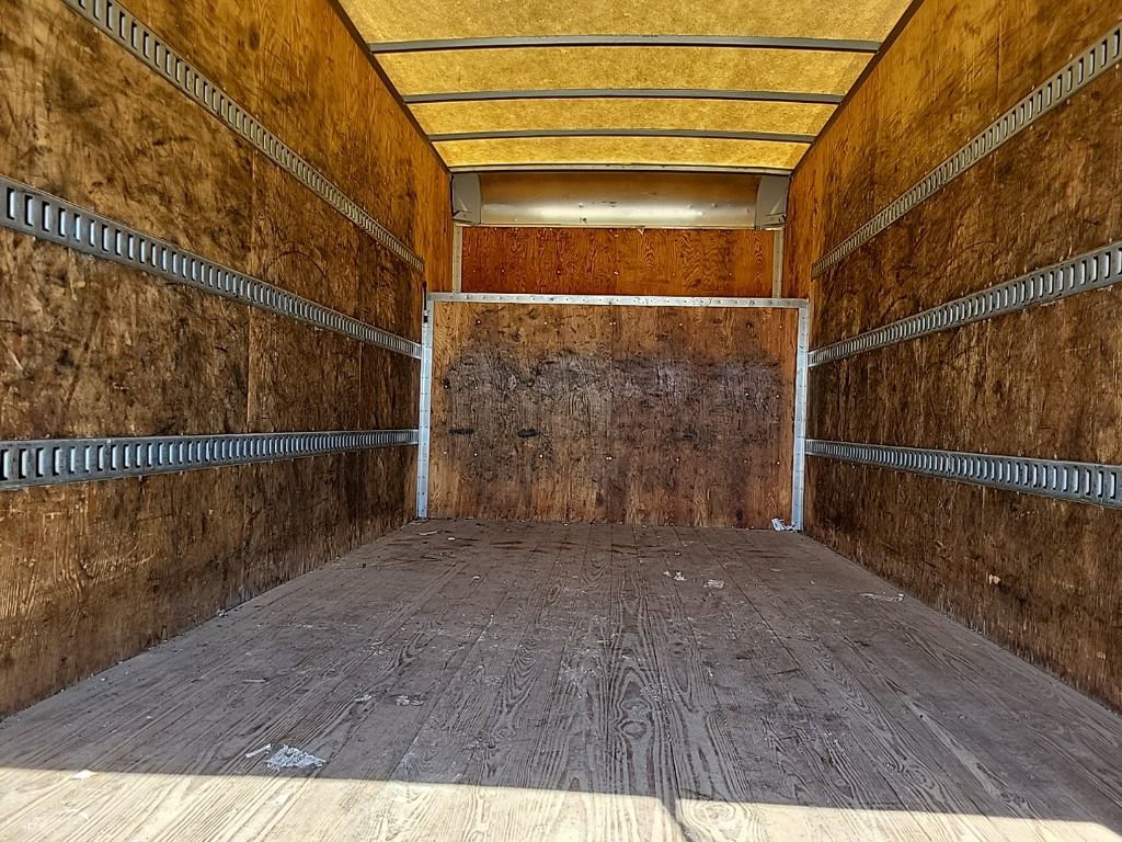 Used 2009 Chevrolet Kodiak C4500 2WD Regular Cab image 12