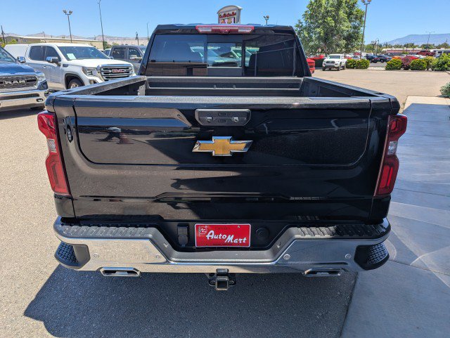 Used 2024 Chevrolet Silverado 1500 LTZ w/ Technology Package AWD/4WD image 4