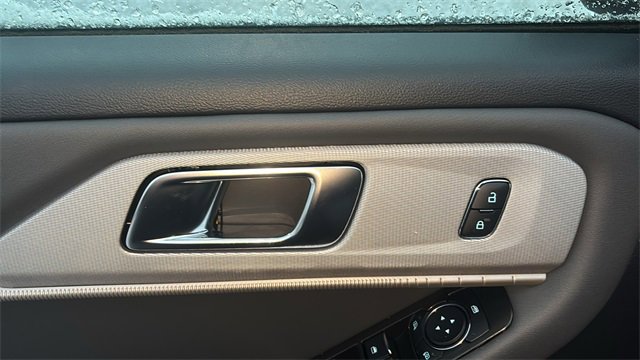 New 2025 Ford Explorer Active w/ Active Comfort Package image 9