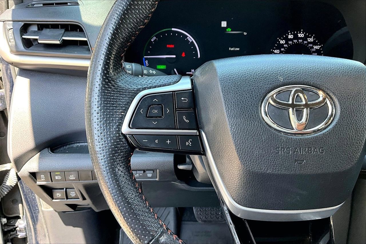 Used 2022 Toyota Sienna XSE w/ XSE Plus Package image 10