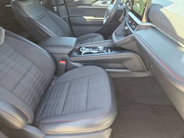 Used 2025 Ford Explorer ST-Line AWD/4WD image 16