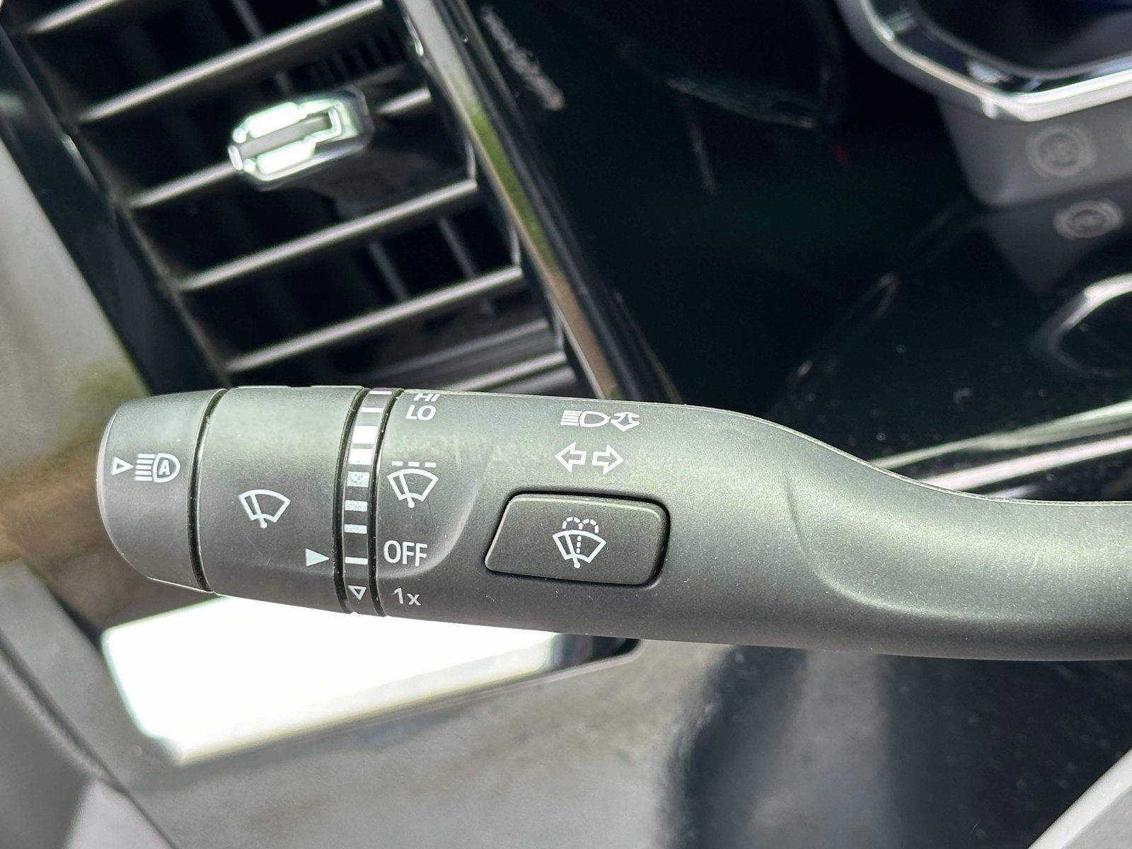 Used 2024 Chevrolet Silverado 1500 LT AWD/4WD image 23