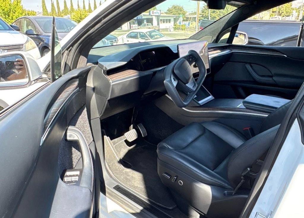 Used 2023 Tesla Model X AWD/4WD image 6