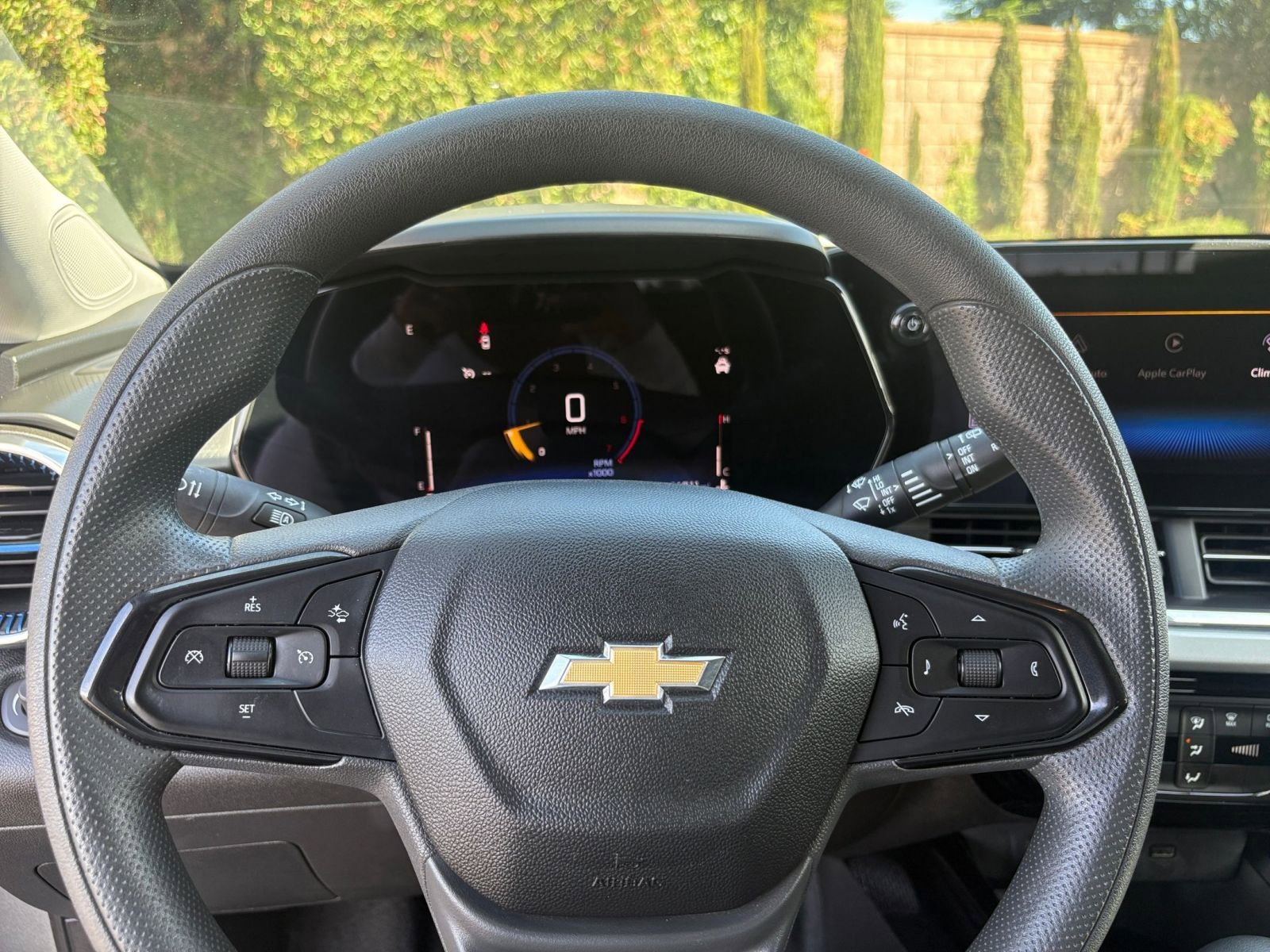 Used 2025 Chevrolet Trax LT FWD image 27