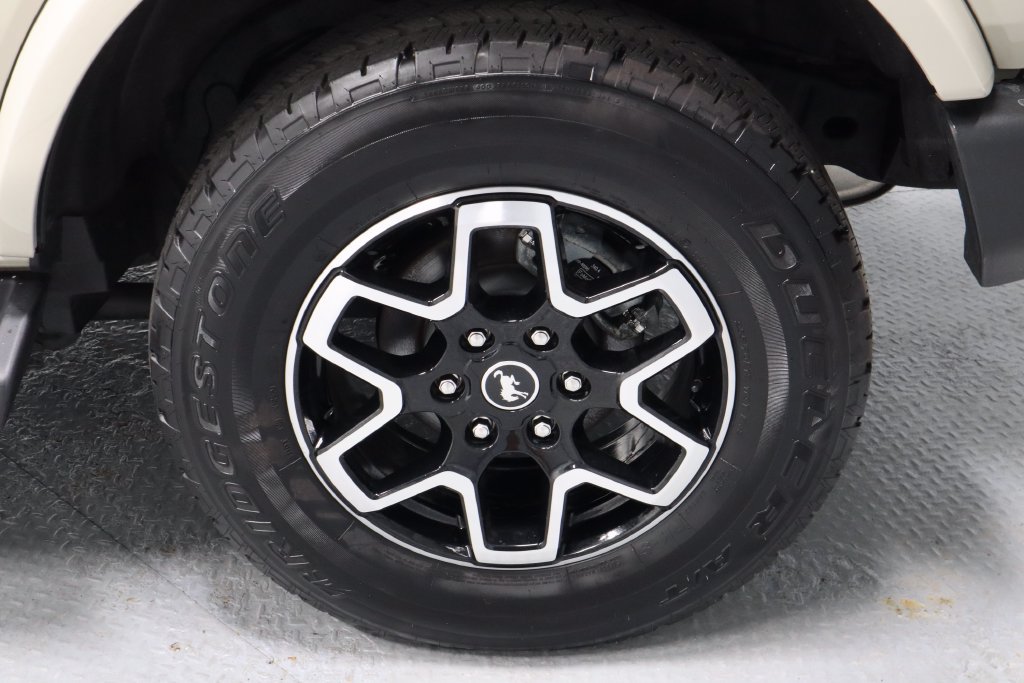 Certified 2025 Ford Bronco Outer Banks AWD/4WD image 19