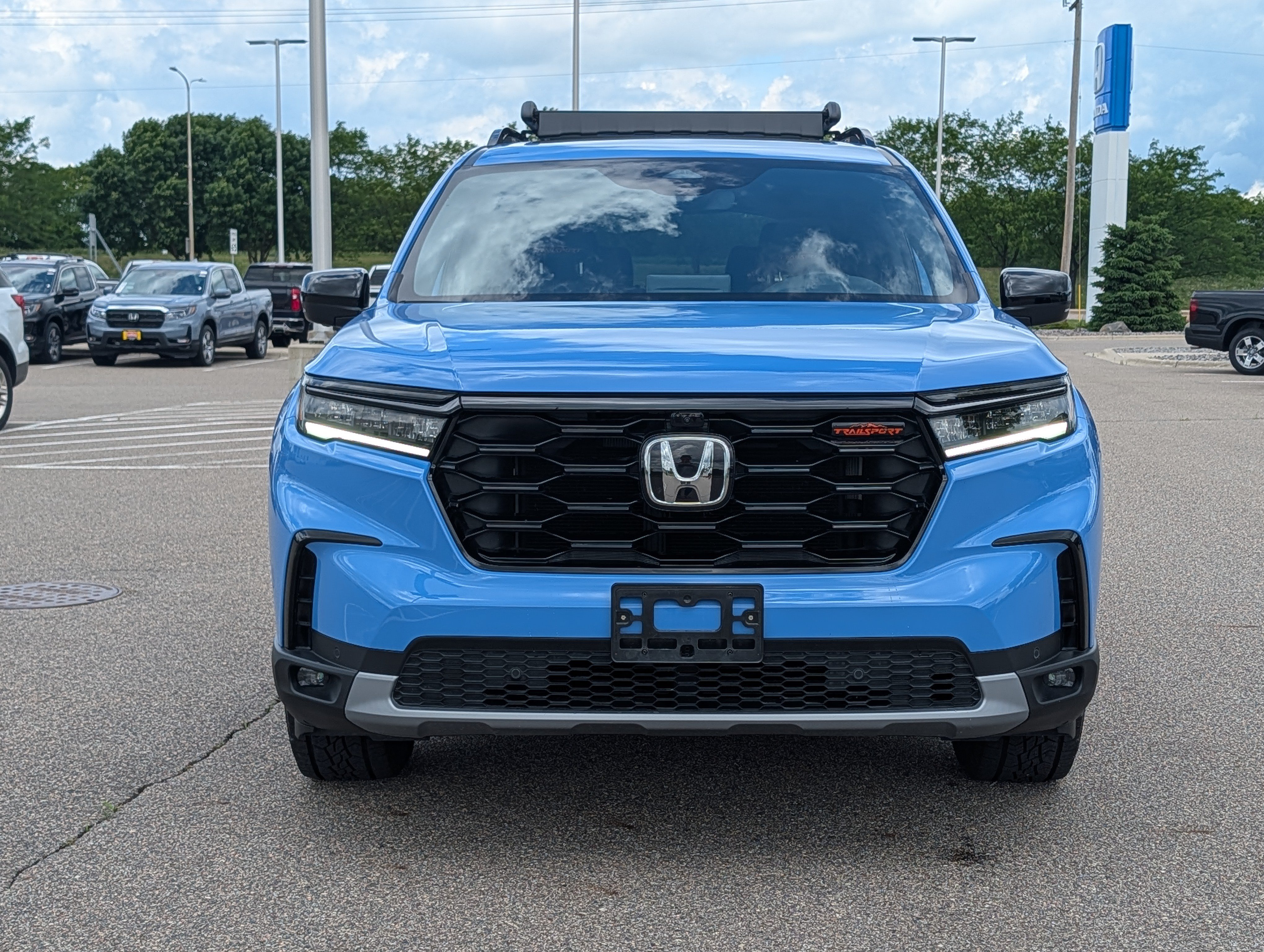 Certified 2025 Honda Pilot TrailSport image 2