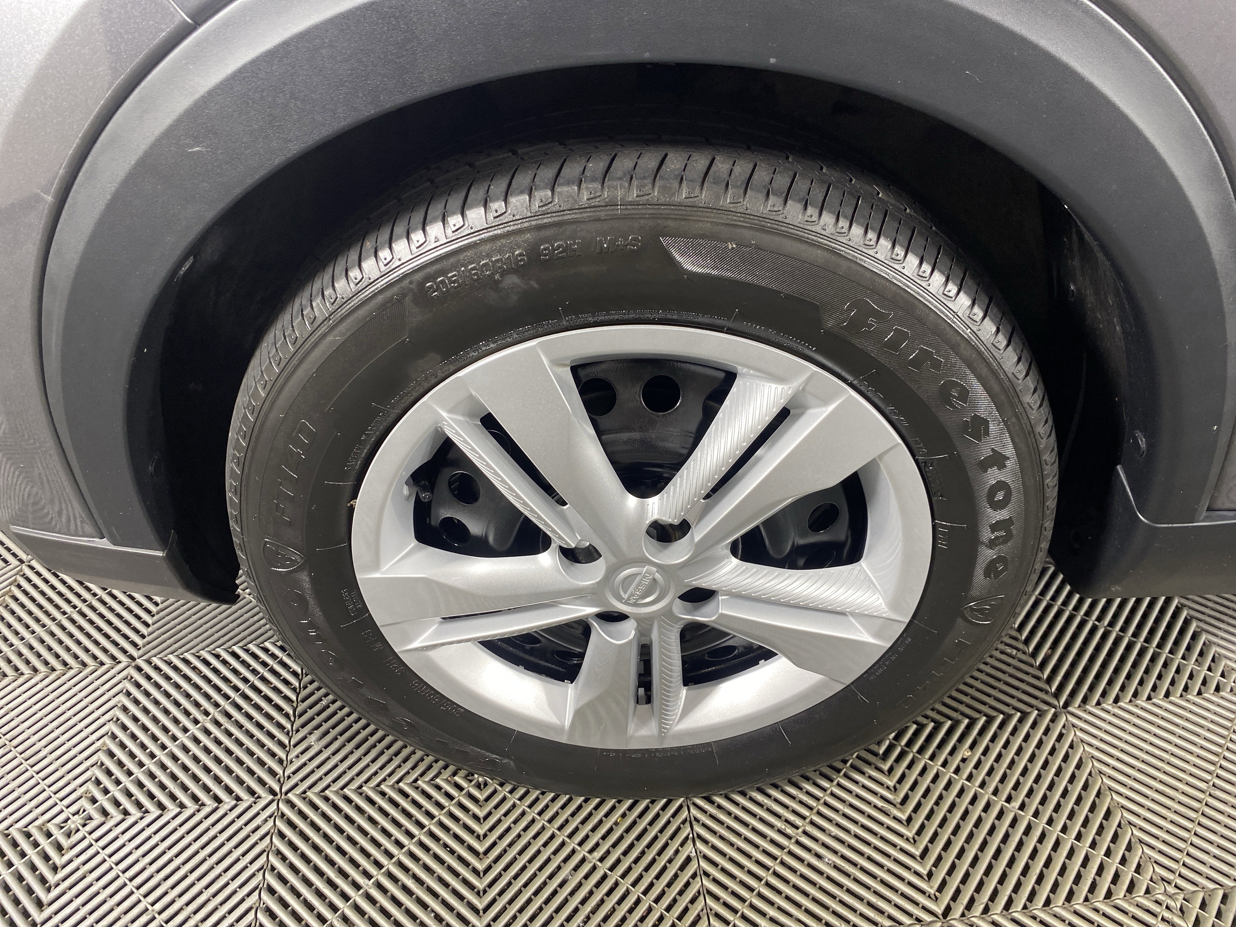 Used 2020 Nissan Kicks S FWD image 10