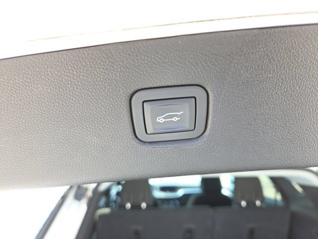 Used 2019 Chevrolet Blazer LT FWD image 11