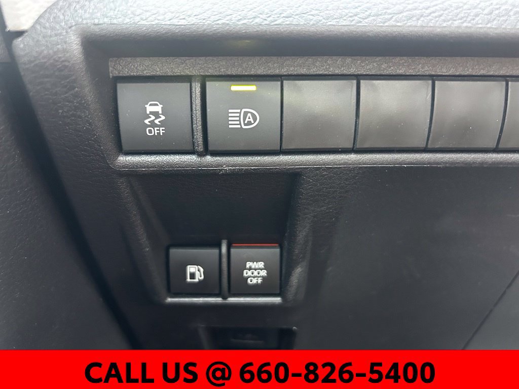 Certified 2025 Toyota Sienna XLE w/ XLE Plus Package FWD image 19