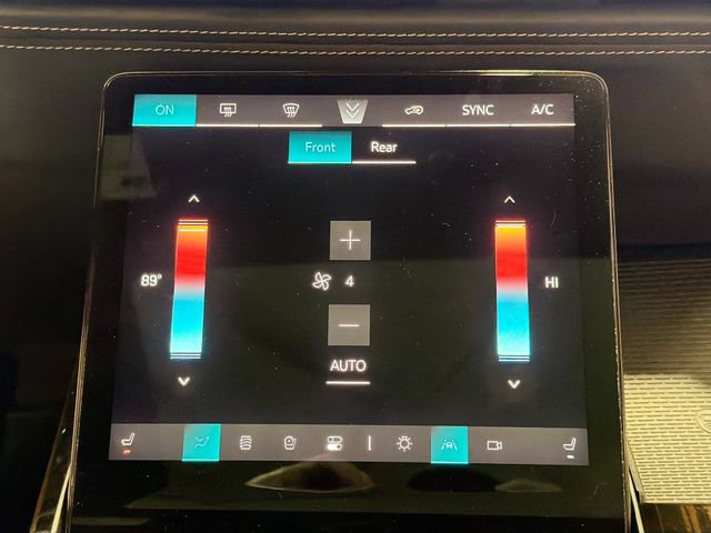 Used 2025 Cadillac Escalade ESV Premium Luxury image 16