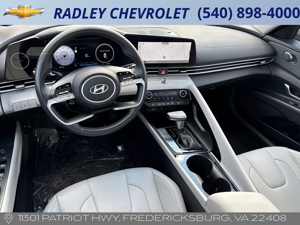 Used 2025 Hyundai Elantra Limited image 13