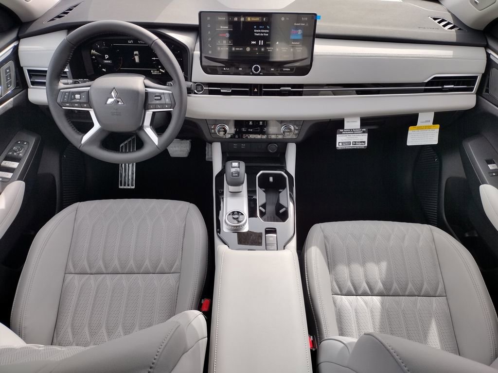 New 2026 Mitsubishi Outlander SEL image 2