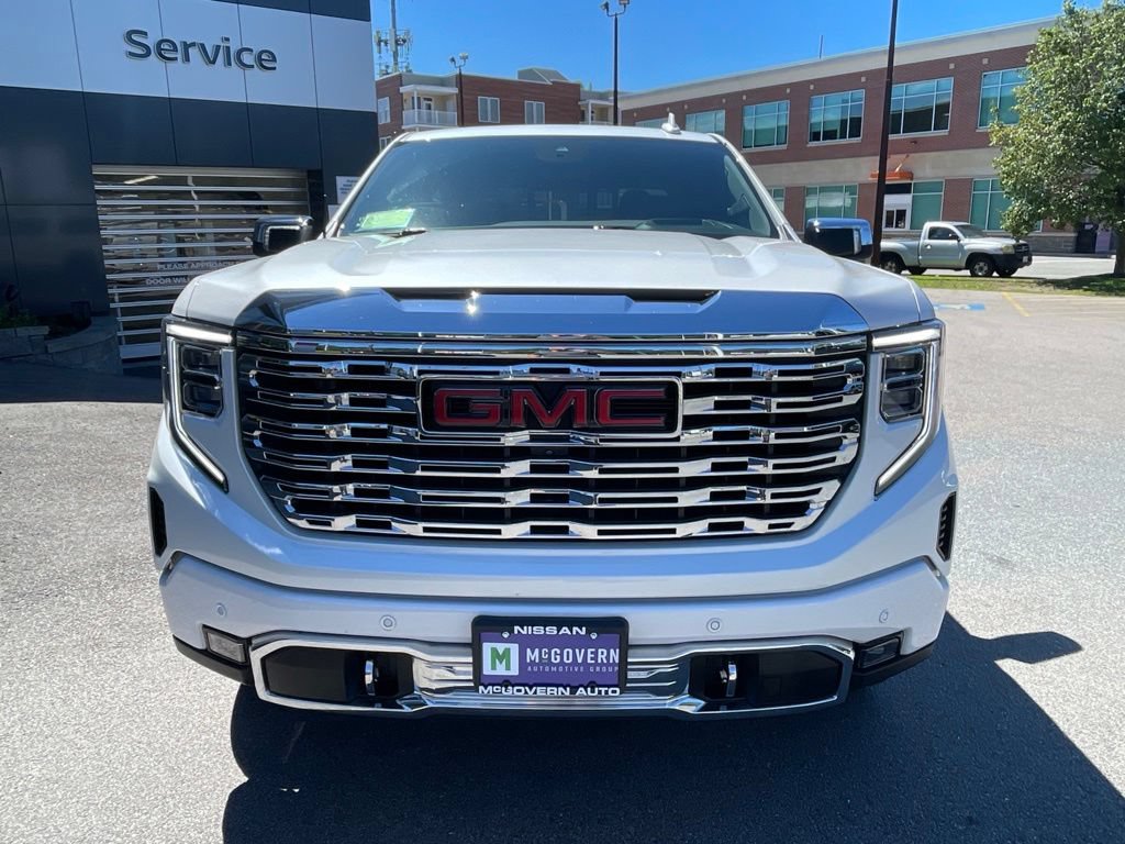 Used 2023 GMC Sierra 1500 Denali w/ Denali Reserve Package AWD/4WD image 3