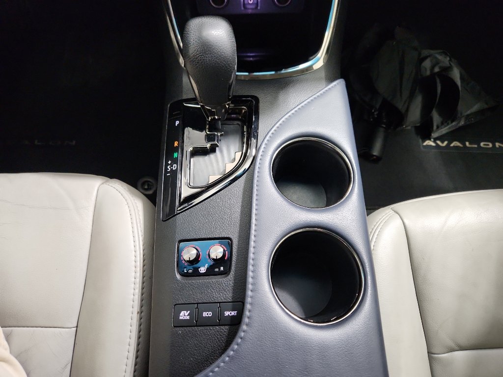 Used 2013 Toyota Avalon XLE Premium image 23