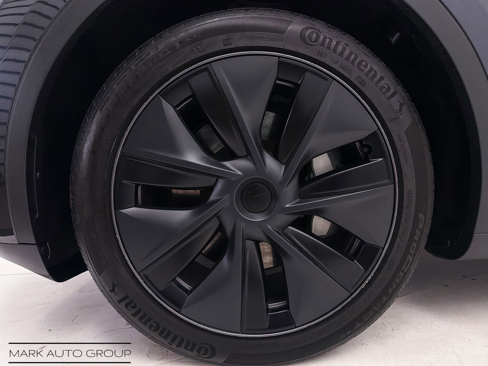 Used 2024 Tesla Model Y Long Range image 12