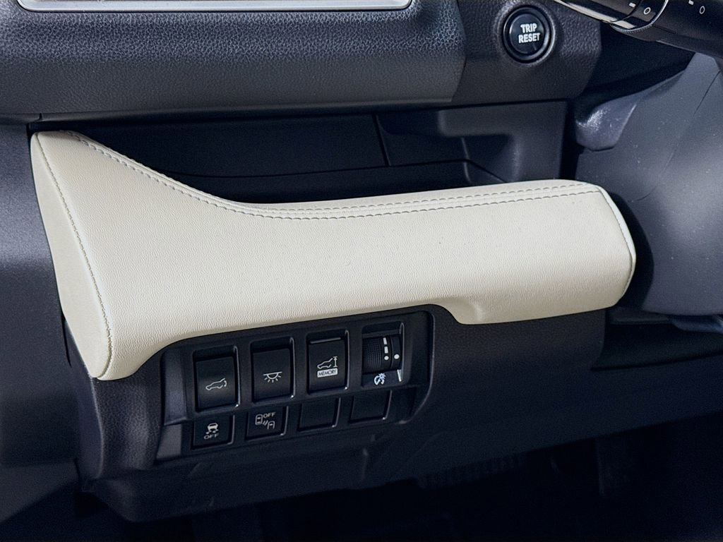 Used 2020 Subaru Ascent Limited w/ Popular Package #3 image 10