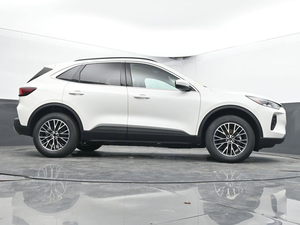 New 2026 Ford Escape SE w/ Class II Trailer Tow Package image 51