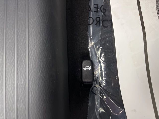 New 2025 Nissan Versa SV w/ Trunk Package image 31