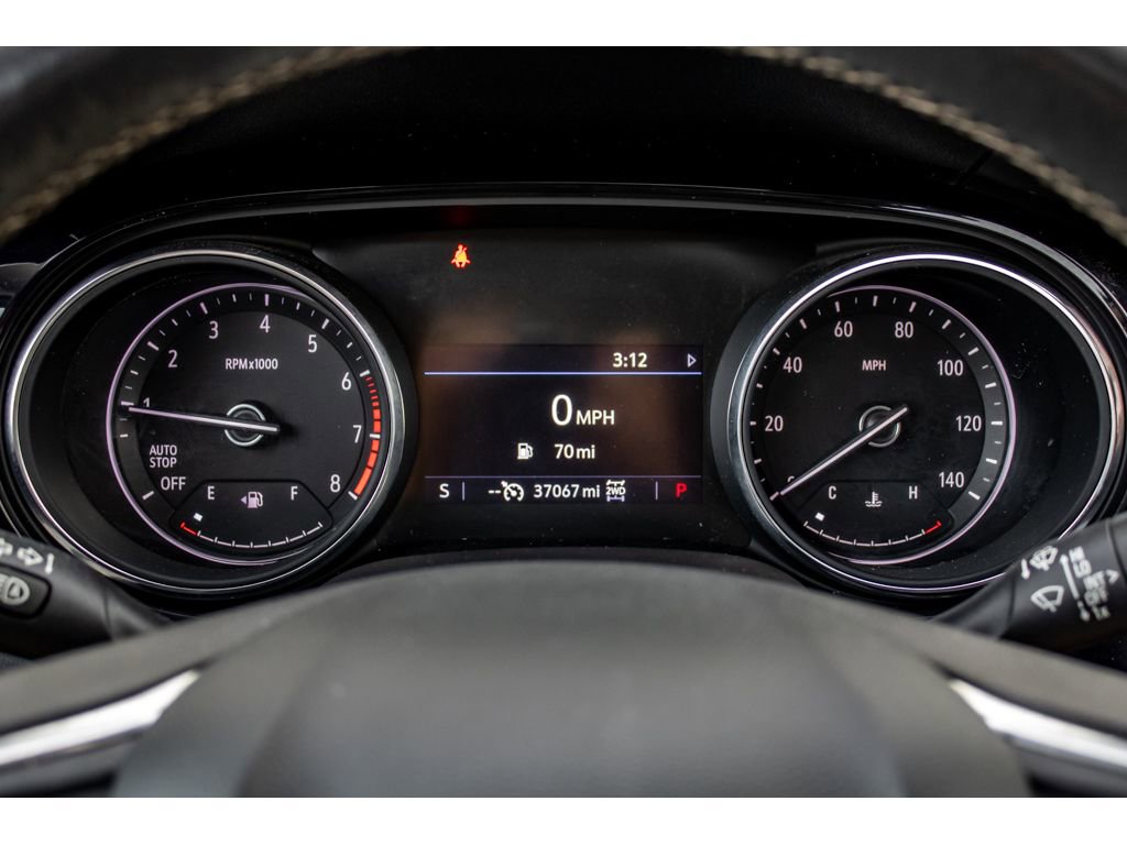 Used 2022 Buick Encore GX Essence w/ Experience Buick Package image 25