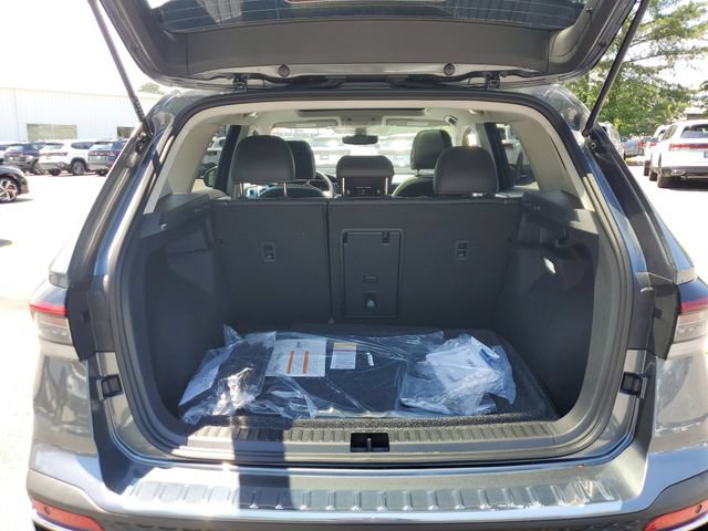 New 2026 Volkswagen Taos SE AWD/4WD image 8
