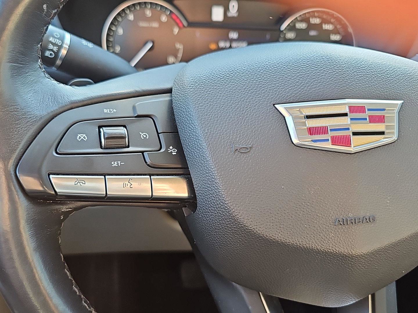 Used 2023 Cadillac XT4 Premium Luxury image 13