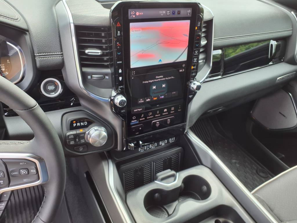 Used 2025 RAM 1500 Laramie AWD/4WD image 15