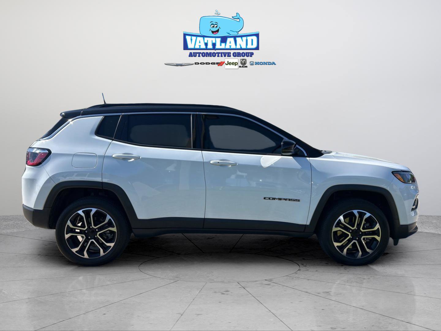 Certified 2023 Jeep Compass Limited w/ Sun and Sound Group image 6
