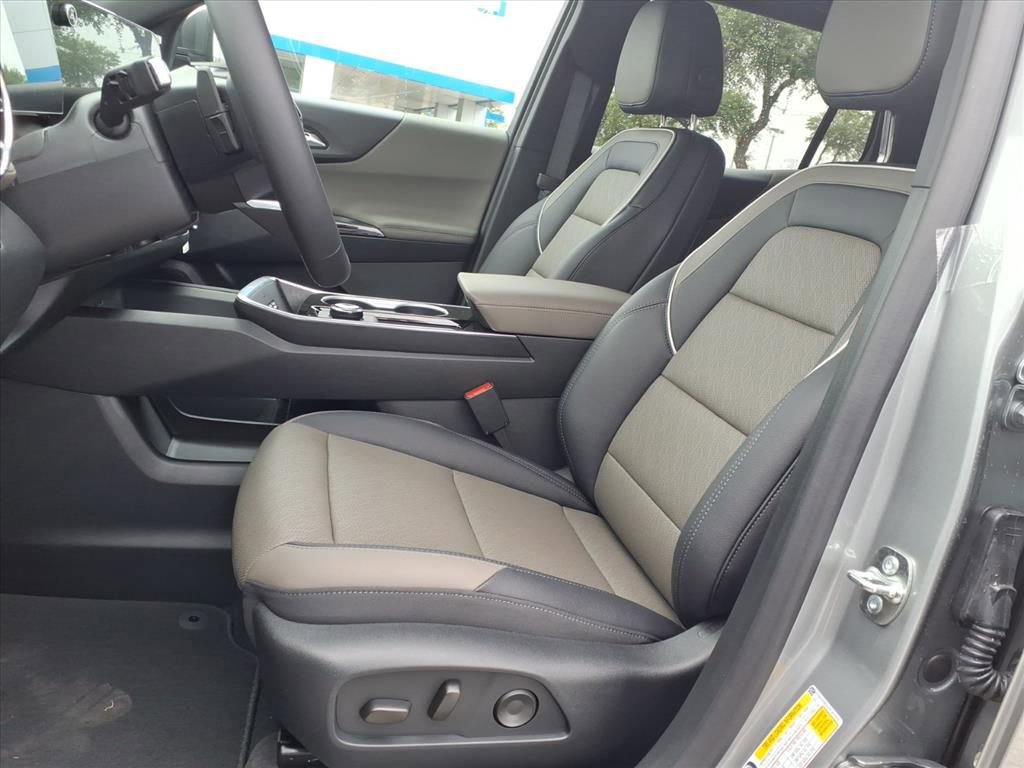 New 2026 Chevrolet Equinox LT w/ Convenience Package II image 12