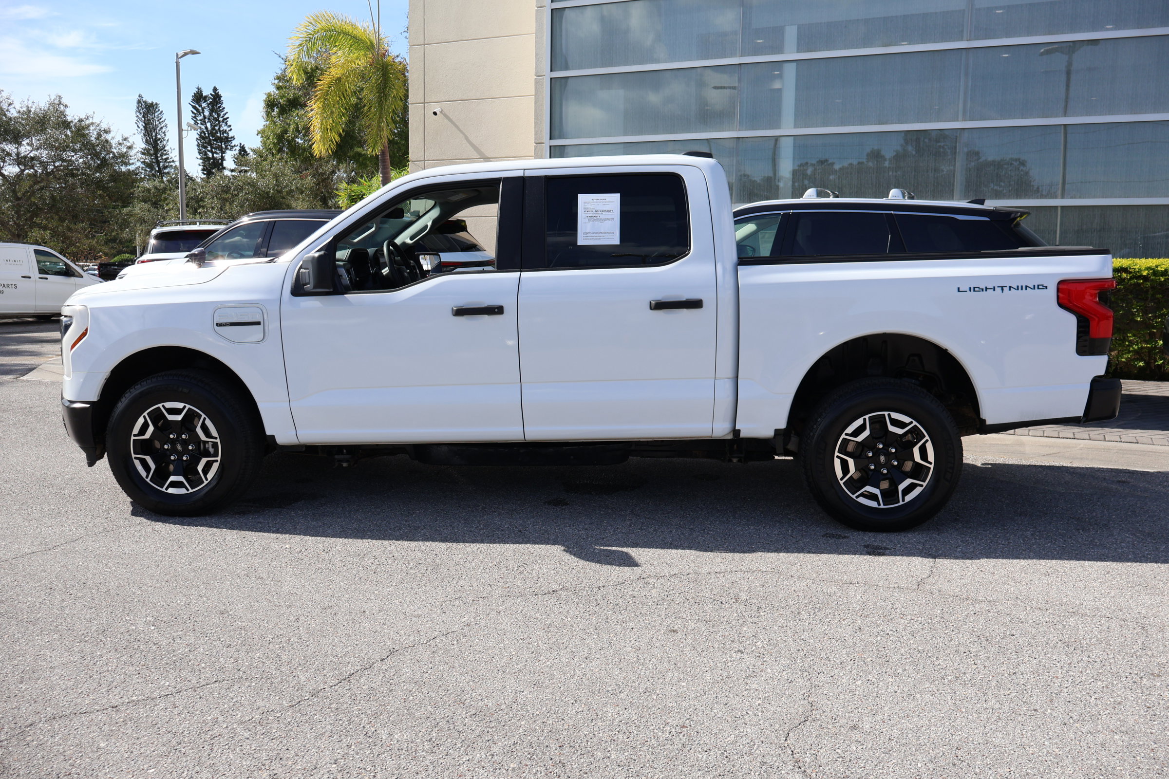 Used 2022 Ford F150 Lightning Pro image 5
