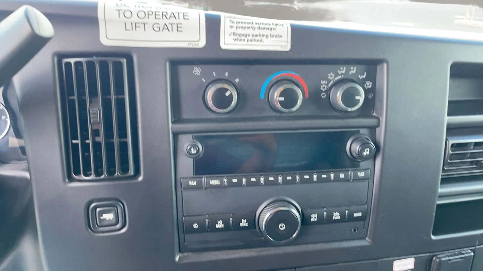 Used 2019 GMC Savana 3500 RWD image 9