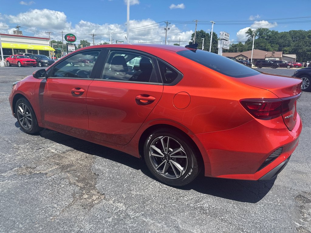 Used 2022 Kia Forte LXS w/ LXS Technology Package FWD image 3
