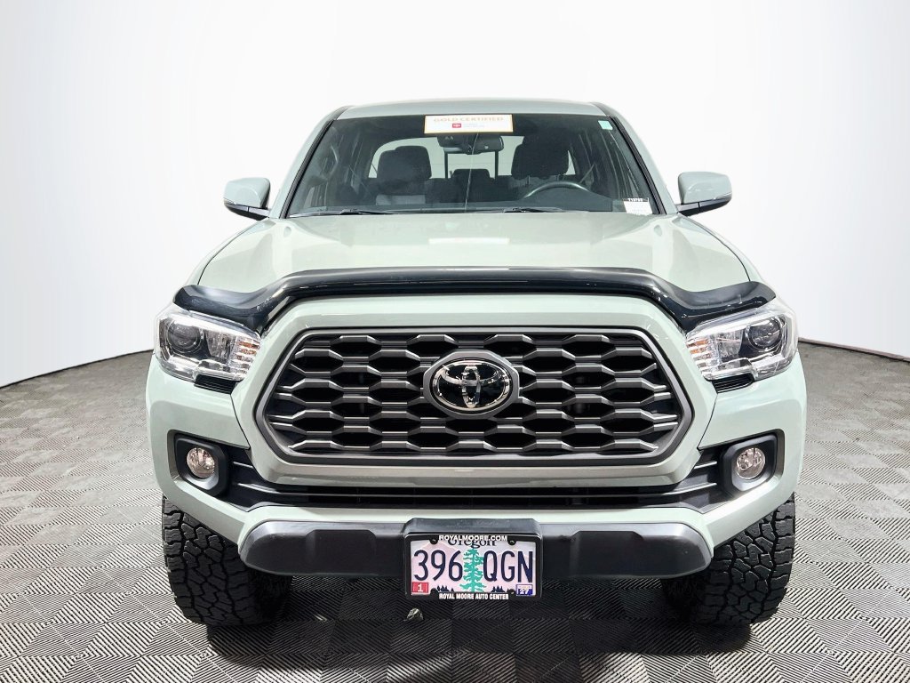 Certified 2022 Toyota Tacoma TRD Off-Road w/ Black Out Package (TMS) AWD/4WD image 2