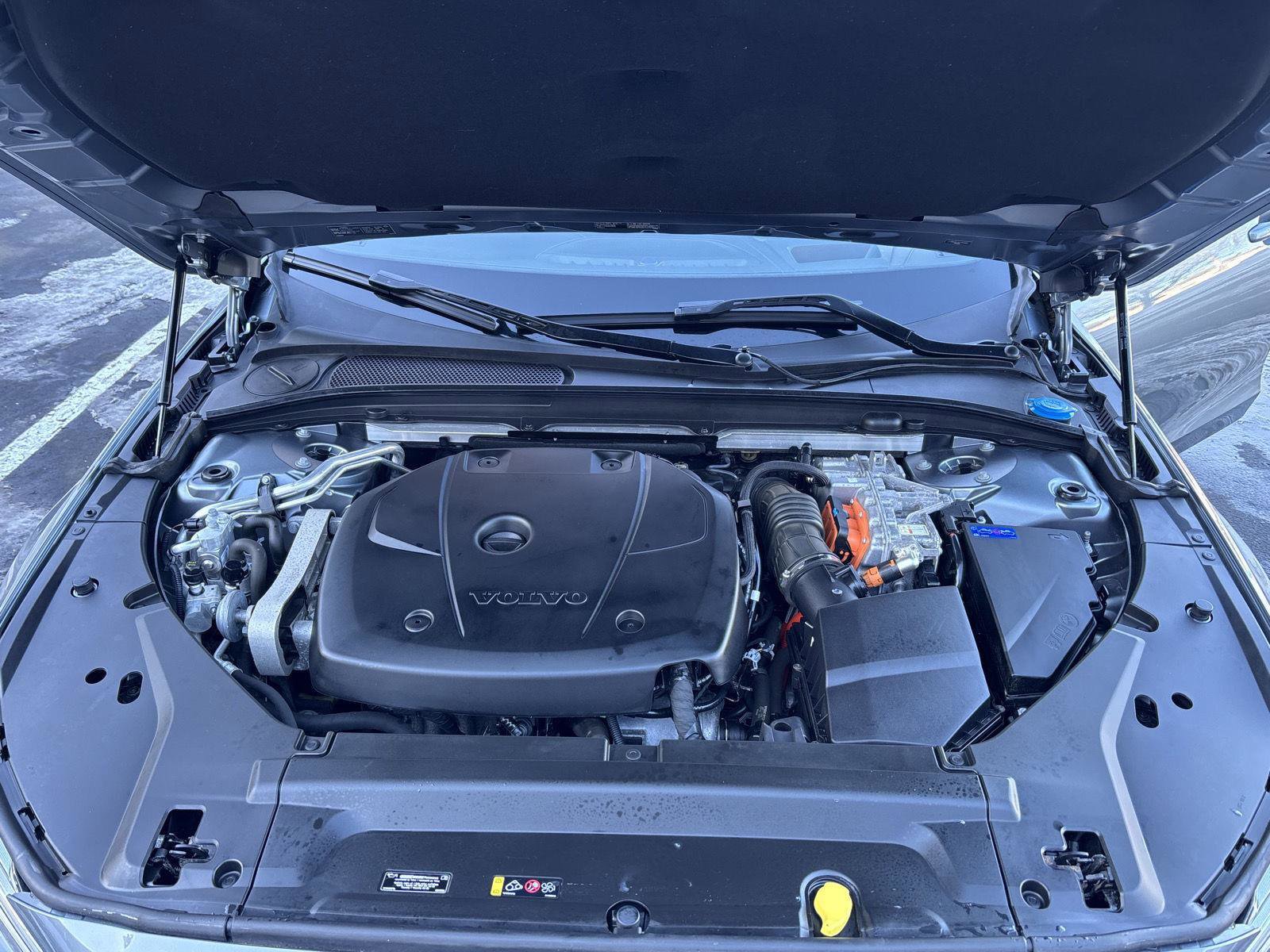 Used 2020 Volvo S90 T8 Inscription image 34